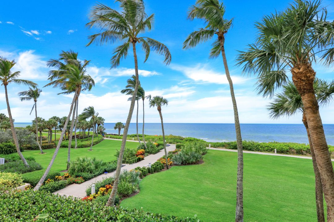 4301 Gulf Shore Blvd N #203, Naples, FL 34103