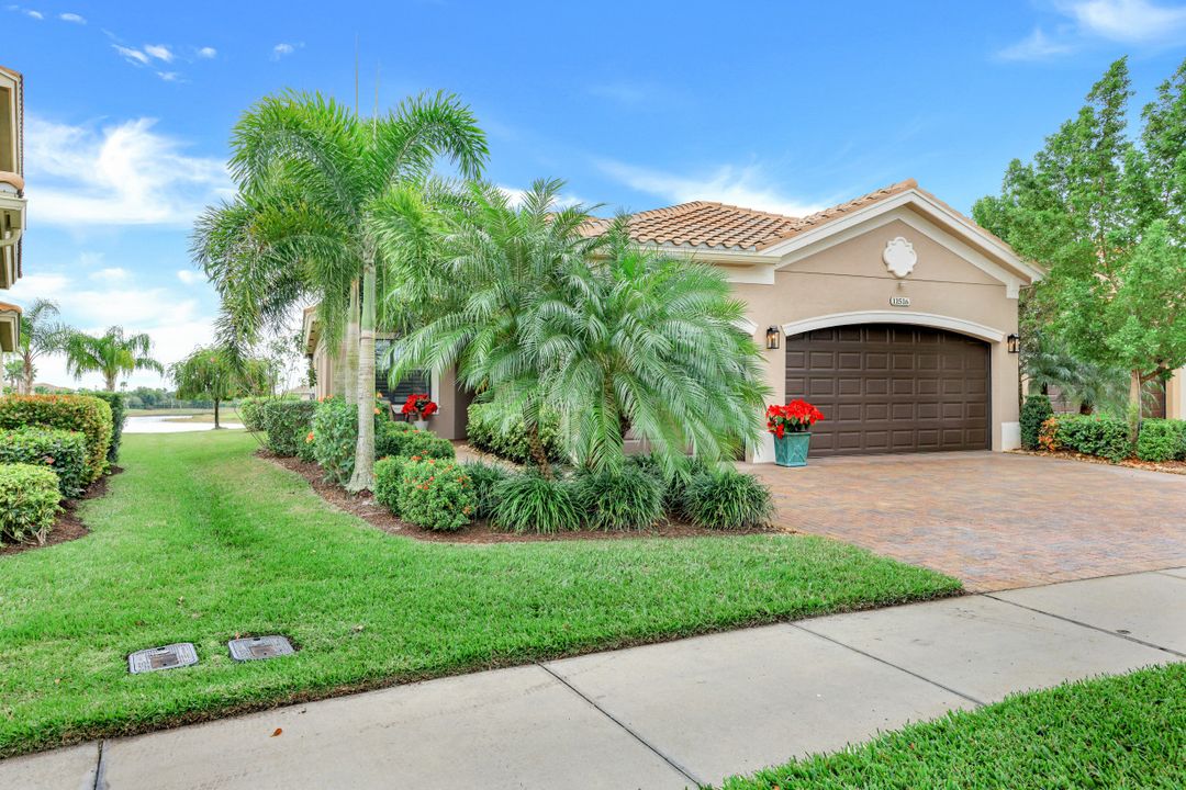 11516 Stonecreek Cir, Fort Myers, FL 33913