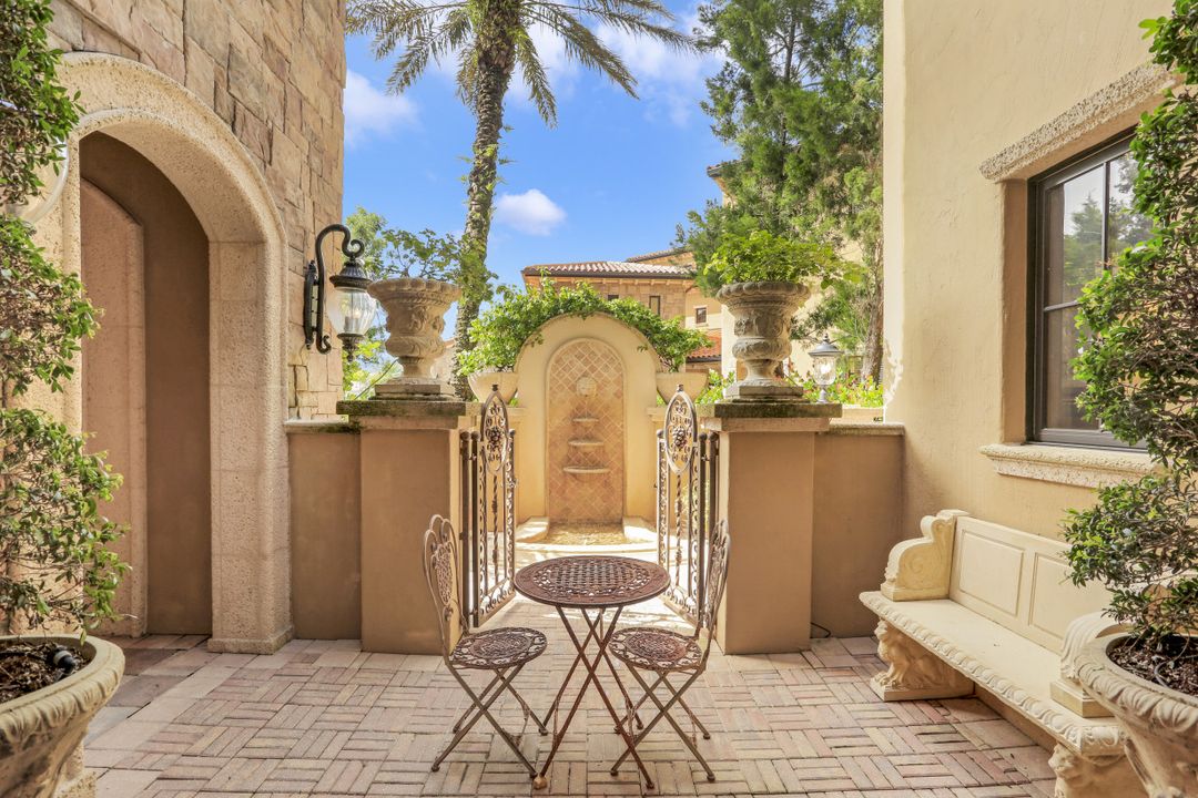 16649 Toscana Cir #806, Naples, FL 34110