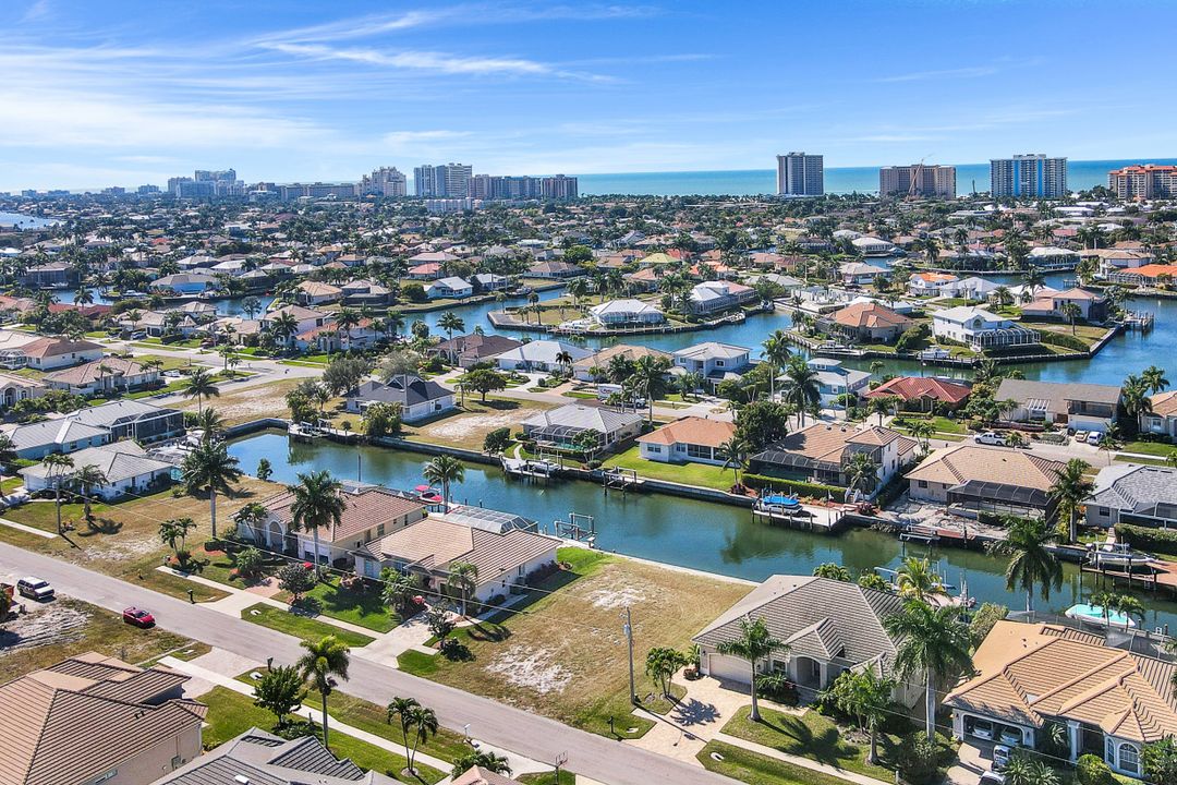 418 Marquesas Ct, Marco Island, FL 34145