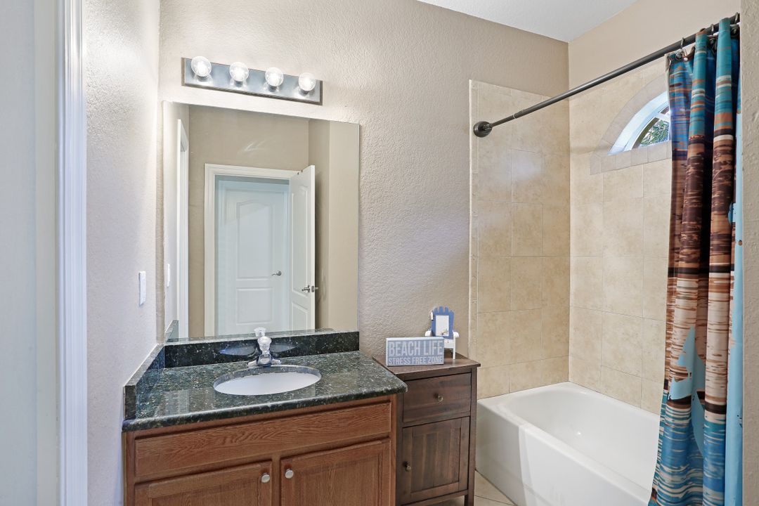 1462 Everglades Blvd N, Naples, FL 34120