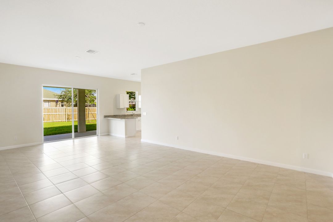 1638 Paddock St, Port St. Lucie, FL 34987