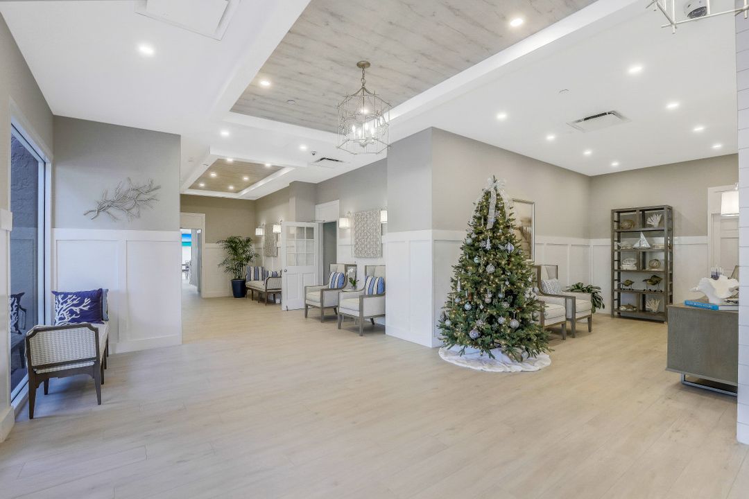 5501 Heron Point Dr #202, Naples, FL 34108