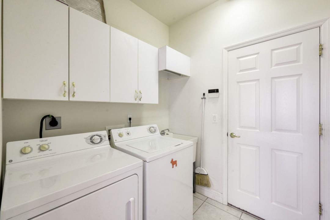 718 Nautilus Ct, Marco Island, FL 34145