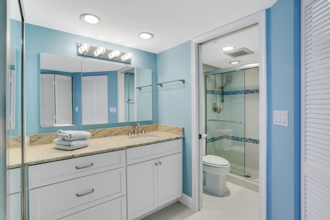 40 Seagate Dr #501, Naples, FL 34103