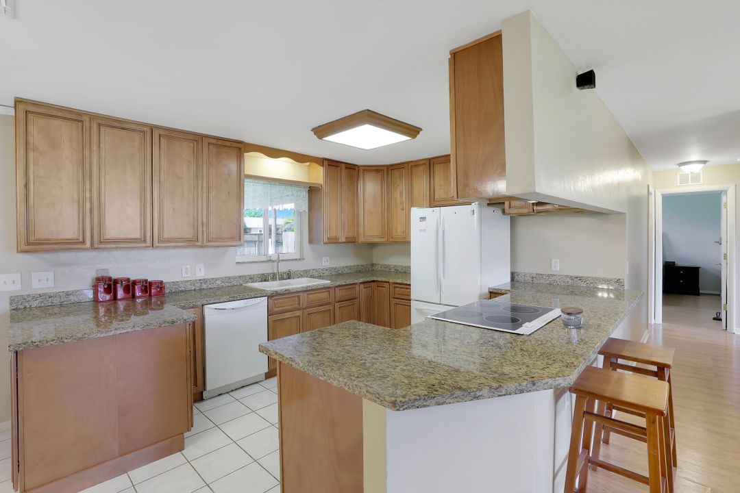 1213 SE 36th St, Cape Coral, FL 33904