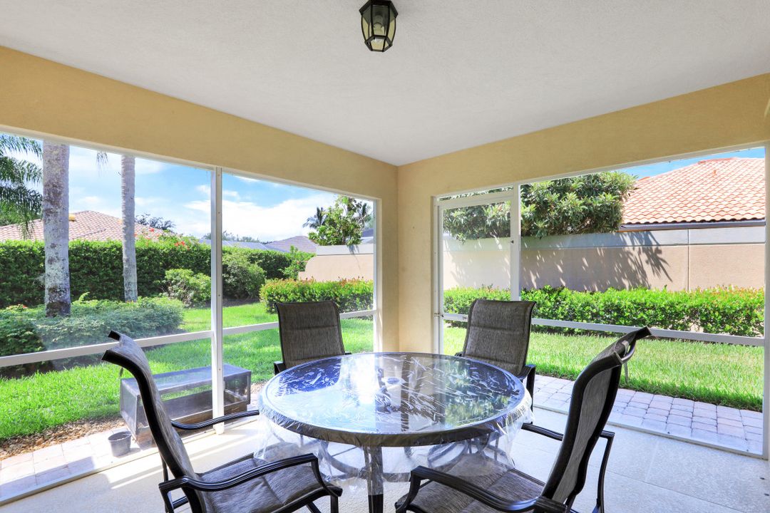 3343 Cayman Ln, Naples, FL 34119