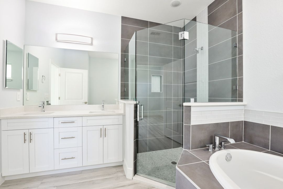 1334 SW Santa Barbara Pl, Cape Coral, FL 33991