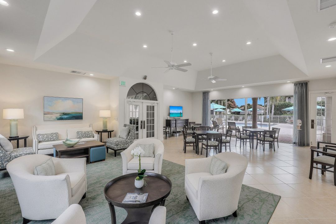 8453 Abbington Cir #821, Naples, FL 34108