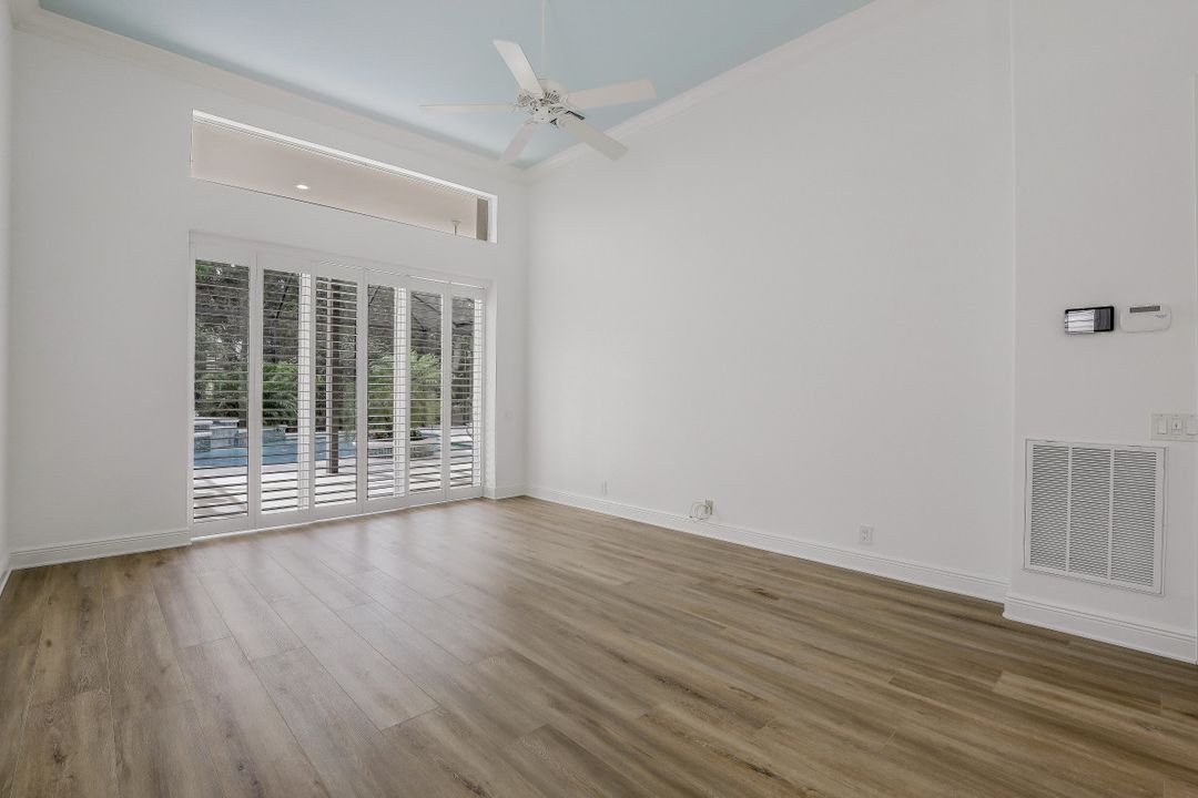 518 Wedgewood Way, Naples, FL 34119