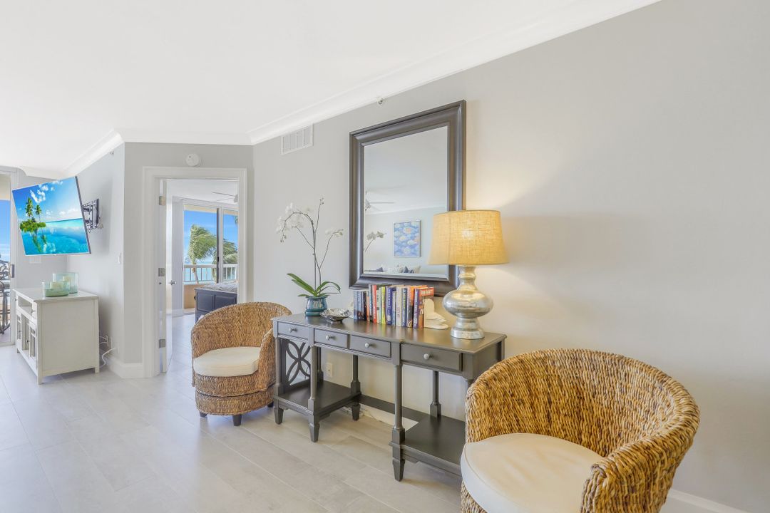 990 Cape Marco Dr #304, Marco Island, FL 34145