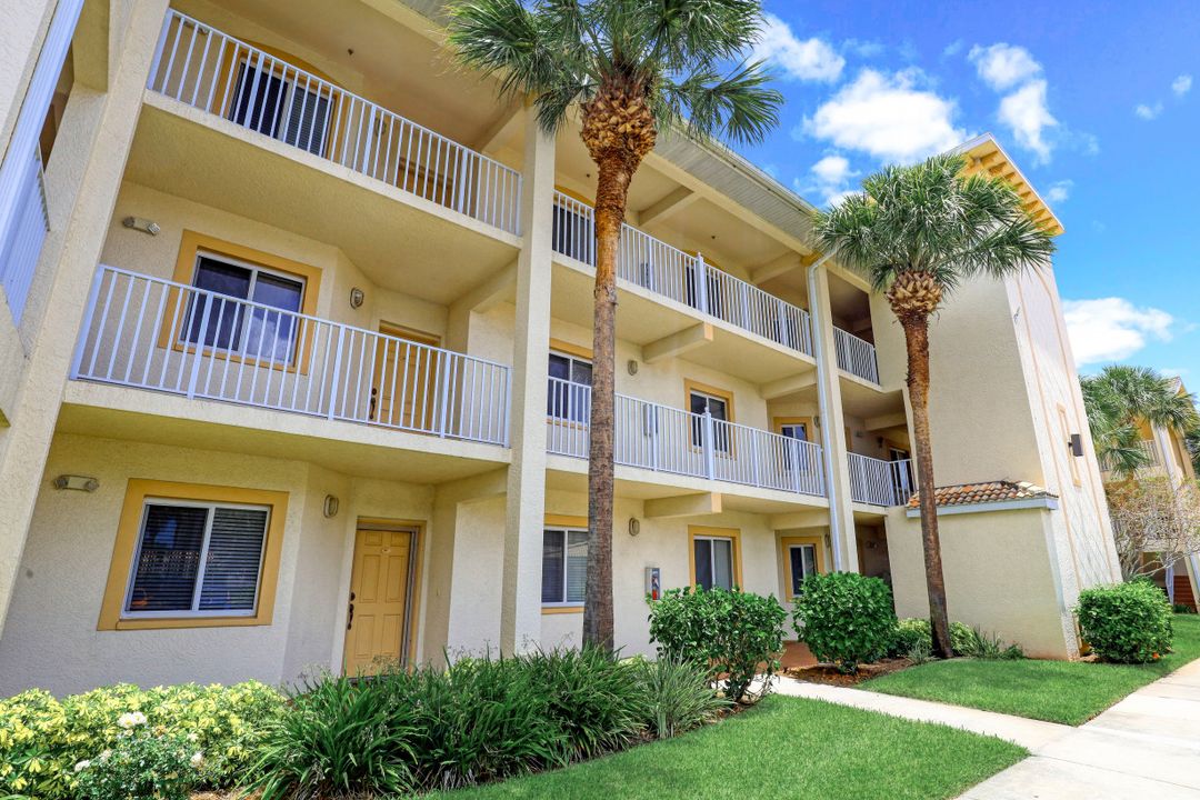 7839 Regal Heron Cir #303, Naples, FL 34104