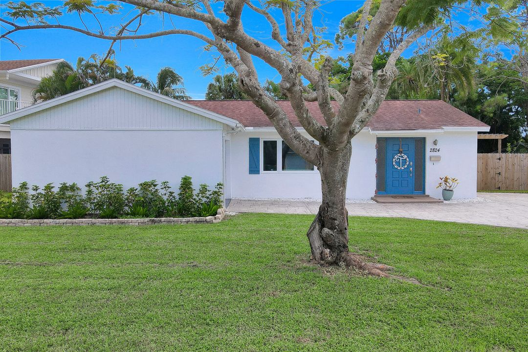 2824 Poinciana St, Naples, FL 34105