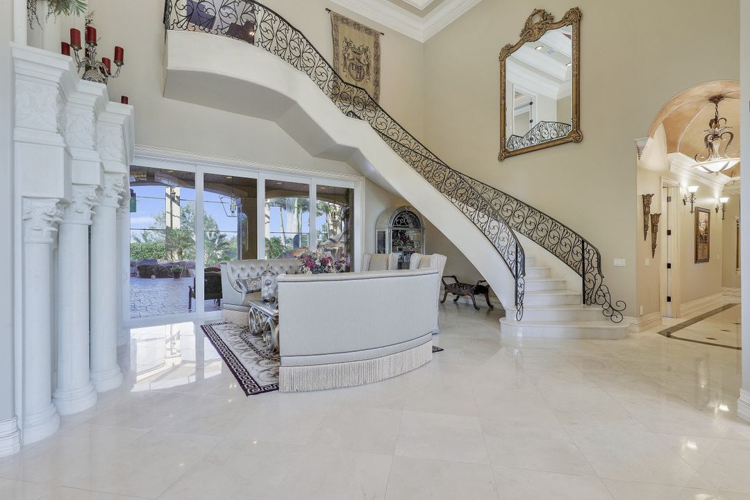 6411 Highcroft Dr, Naples, FL 34119