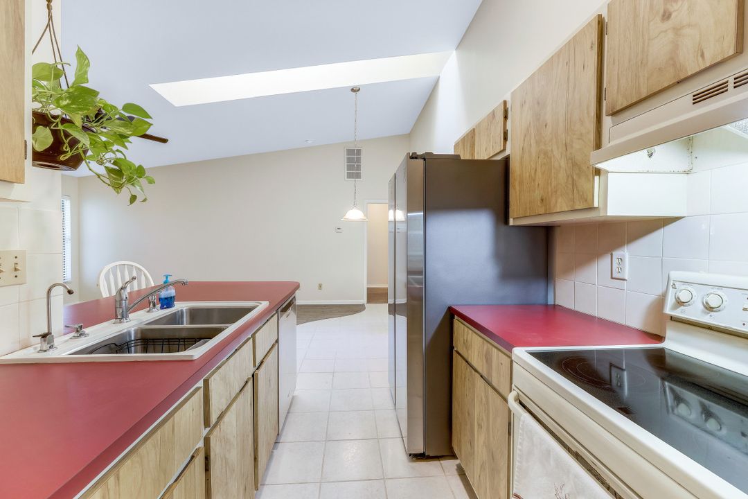 5026 SW Courtyards Way  #16, Cape Coral, FL 33914