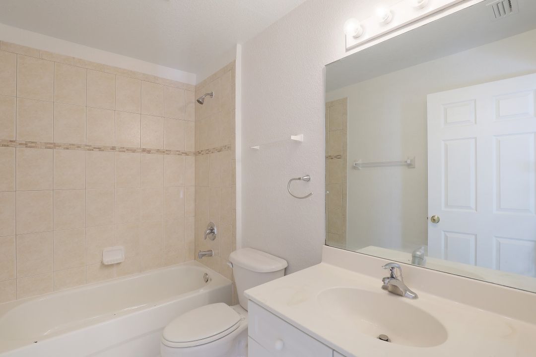 138 SE 4th Pl, Cape Coral, FL 33990