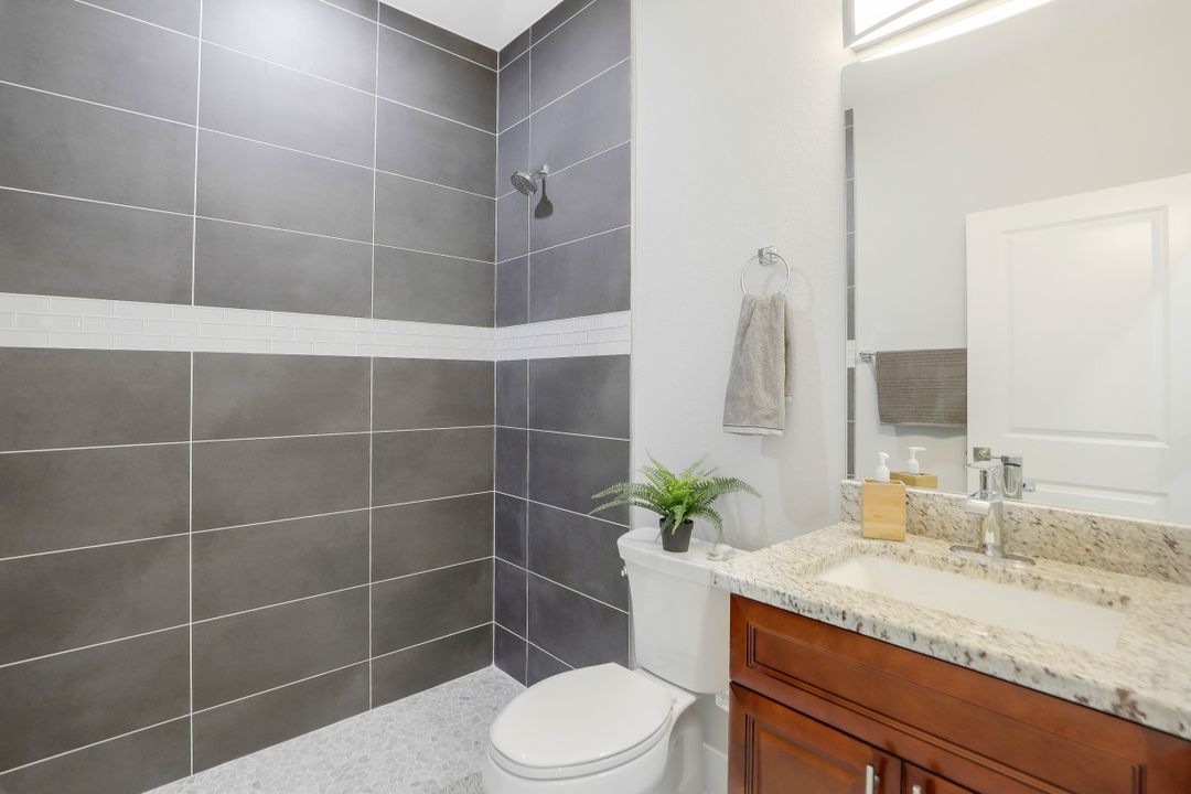 307 Gleason Pkwy, Cape Coral, FL 33914