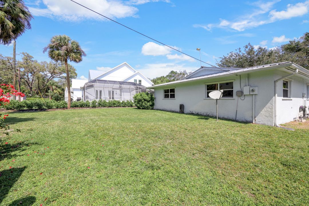 27732 East Dr, Bonita Springs, FL 34135