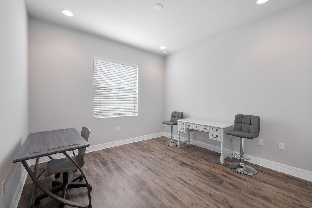 4478 Kensington Cir, Naples, FL 34119