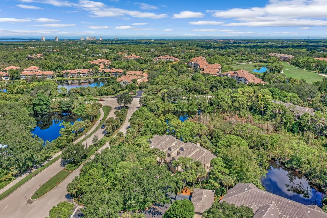 27006 Oakwood Lake Dr, Bonita Springs, FL 34134