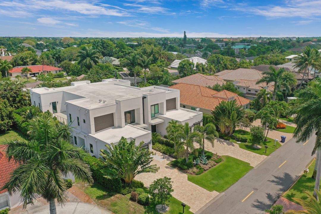 625 Fairway Terrace, Naples, FL 34103