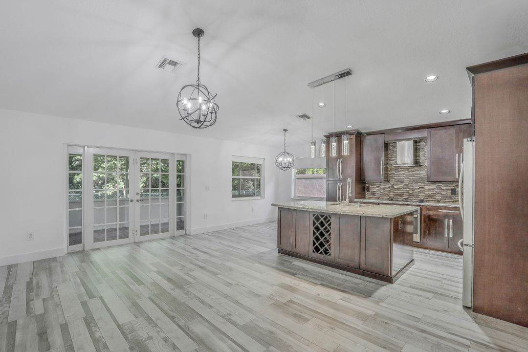 136 SW 206th Ave, Pembroke Pines, FL 33029