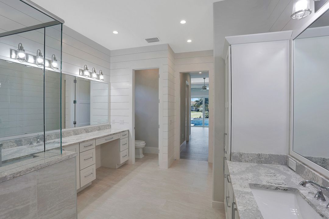 979 Daisy Ct, Marco Island, FL 34145