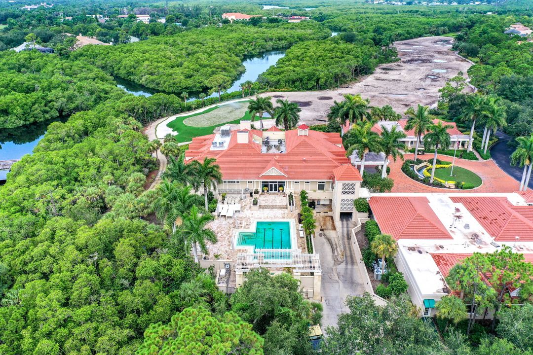 987 Barcarmil Way, Naples, FL 34110