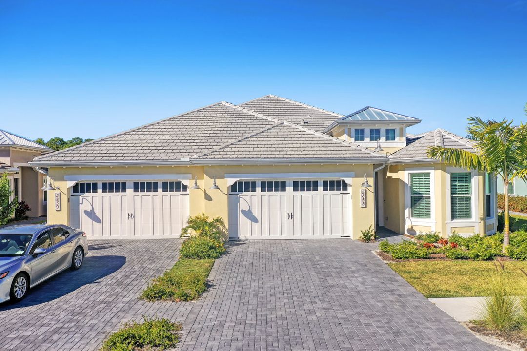 5855 Haiti Dr, Naples, FL 34112