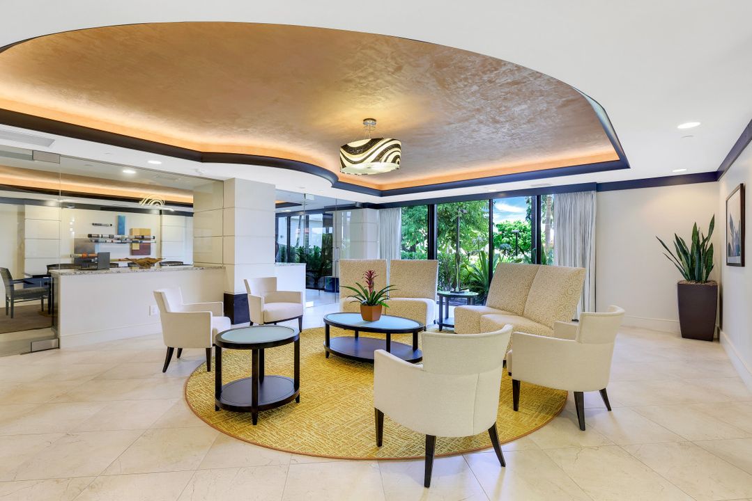 4451 Gulf Shore Blvd N #302, Naples, FL 34103