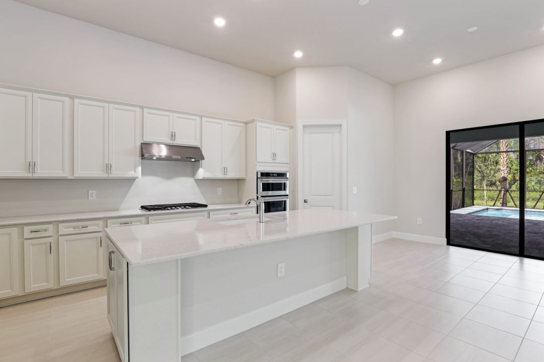 9547 Curlew Dr, Naples, FL 34120