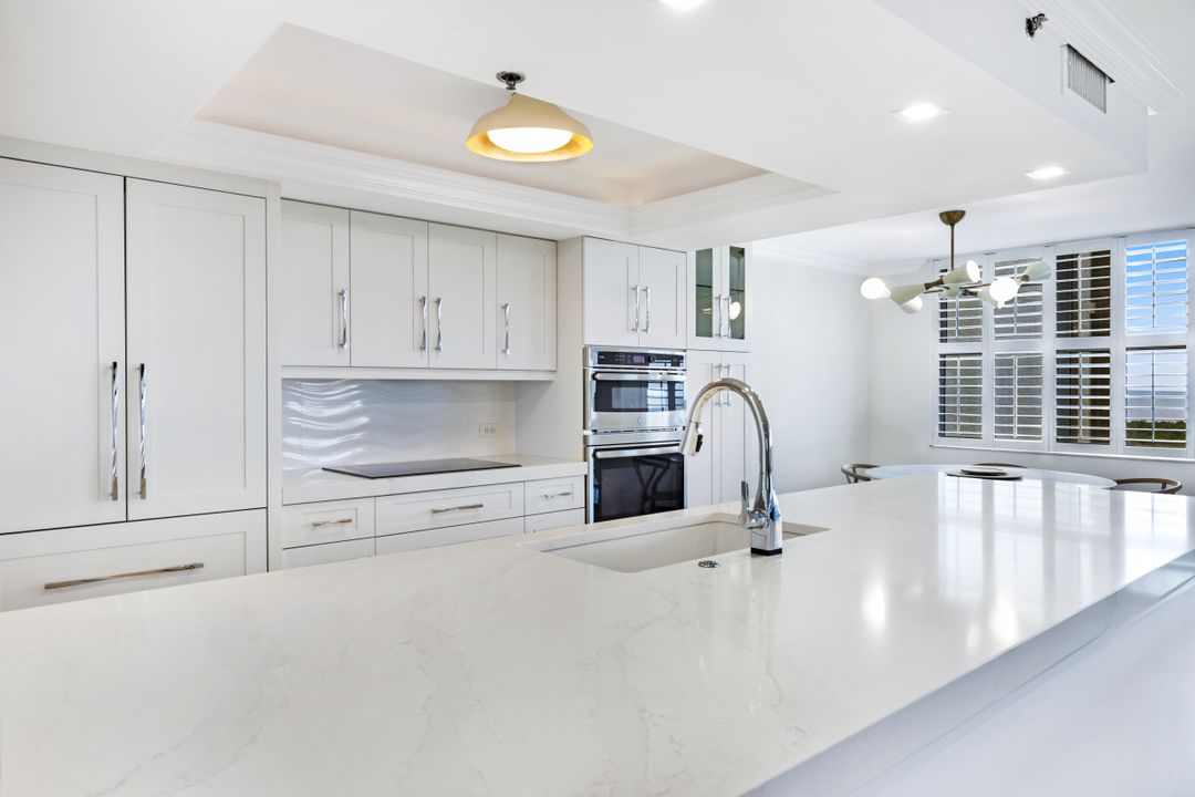 6585 Nicholas Blvd #1103, Naples, FL 34108