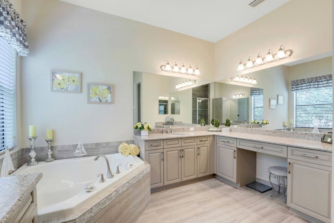 3646 Santaren Ct, Naples, FL 34119