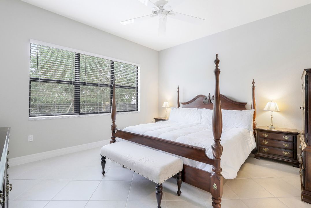 4554 Luminary Ave, Naples, FL 34119