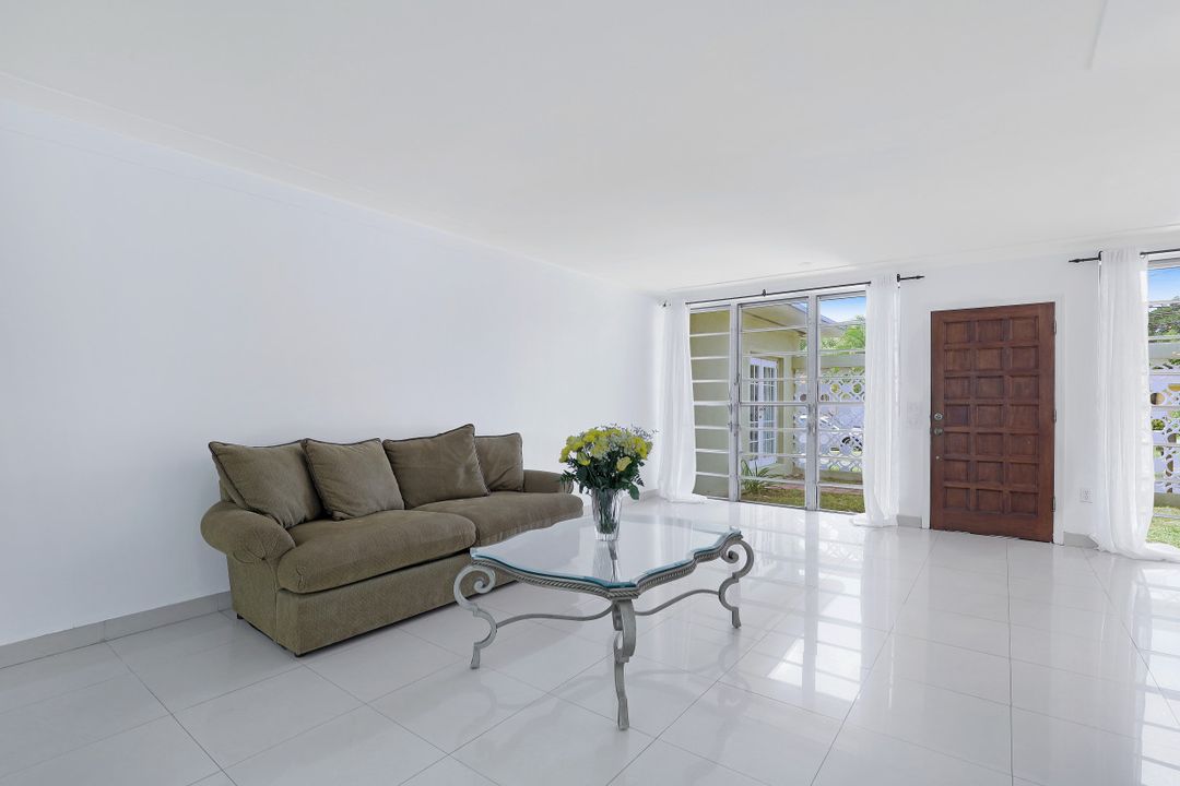 465 NE 114th St, Miami, FL 33161