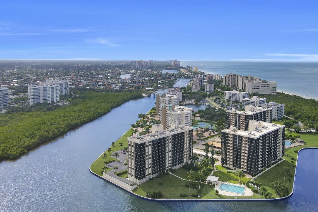 17 Bluebill Ave #104, Naples, FL 34108