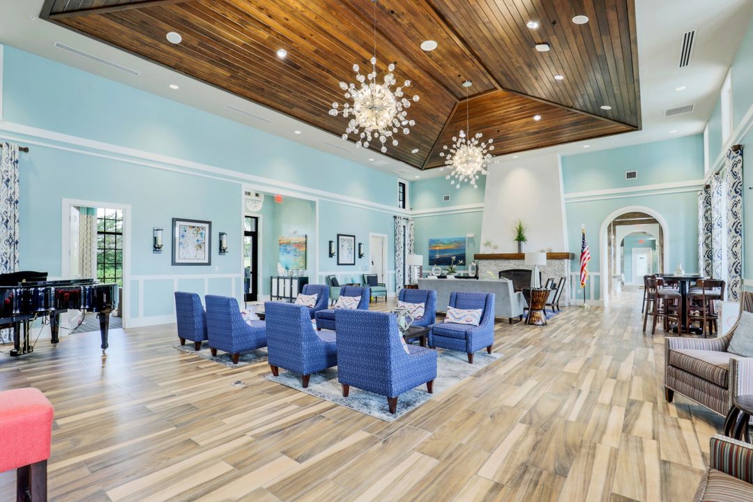 2149 Frangipani Cir #101, Naples, FL 34120