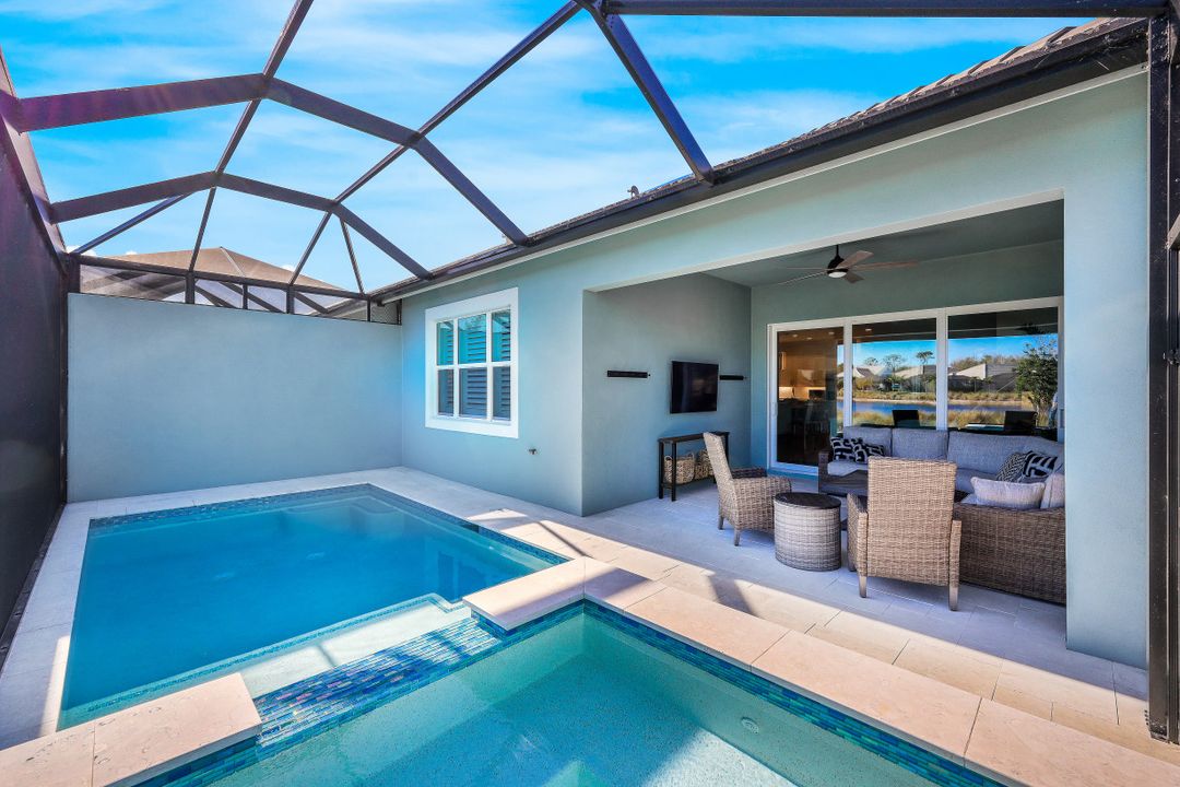 6295 Arriba Ave, Naples, FL 34113