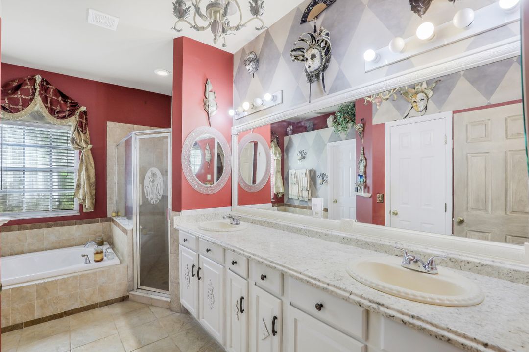 4552 Varsity Cir, Lehigh Acres, FL 33971