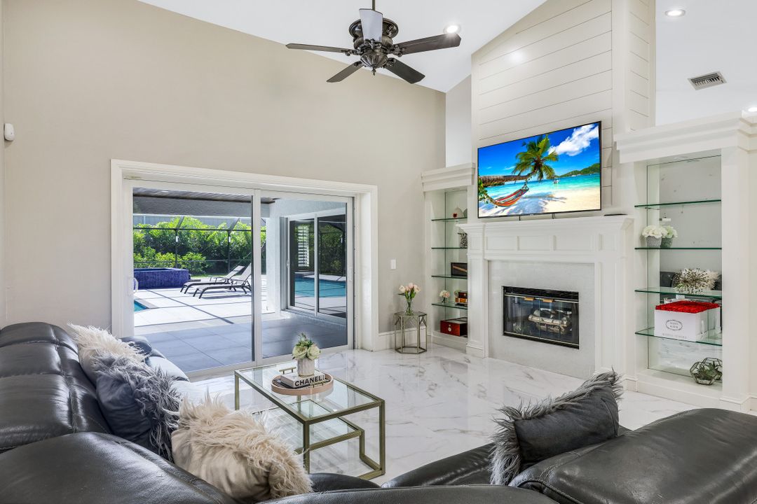 720 17th St NW, Naples, FL 34120