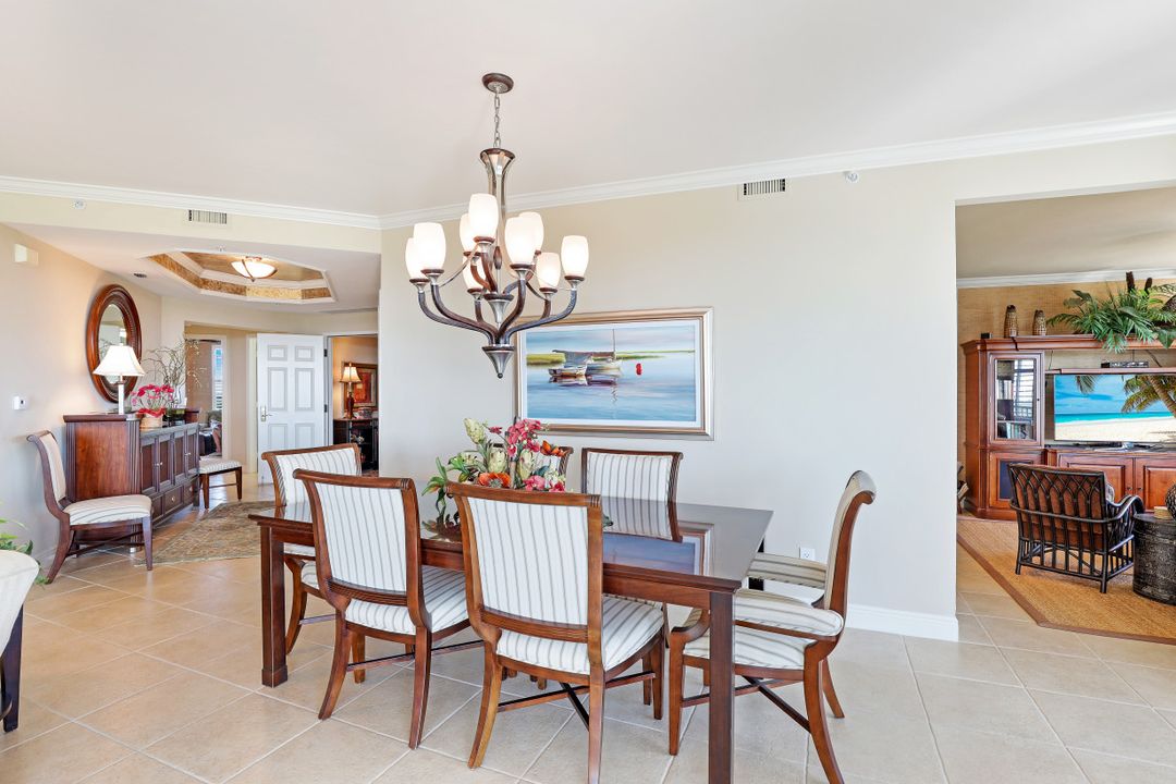 445 Cove Tower Dr #1402, Naples, FL 34110