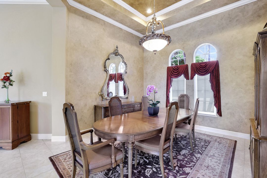 1761 Supreme Ct, Naples, FL 34110