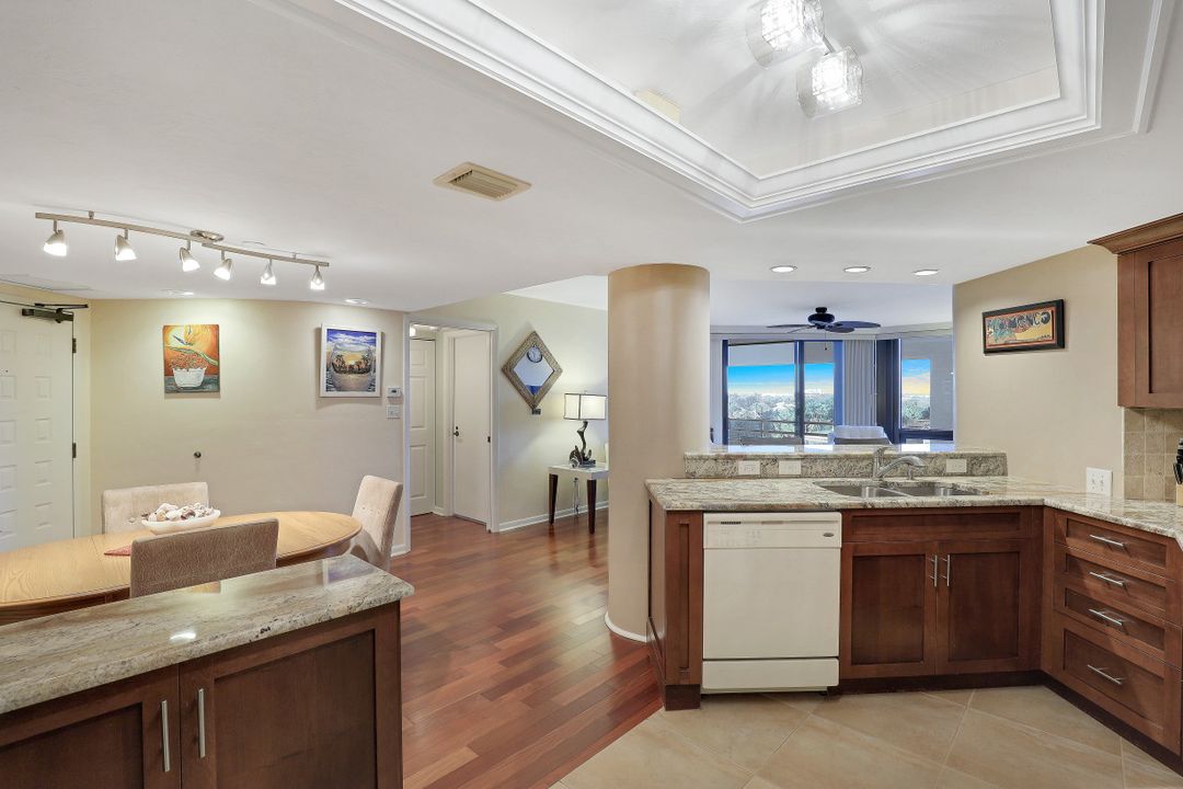 4751 Gulf Shore Blvd N #804, Naples, FL 34103