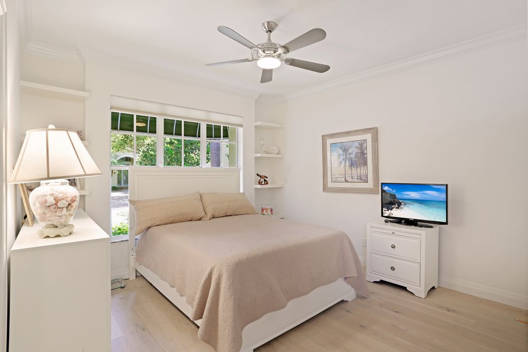 3725 Rachel Ln, Naples, FL 34103