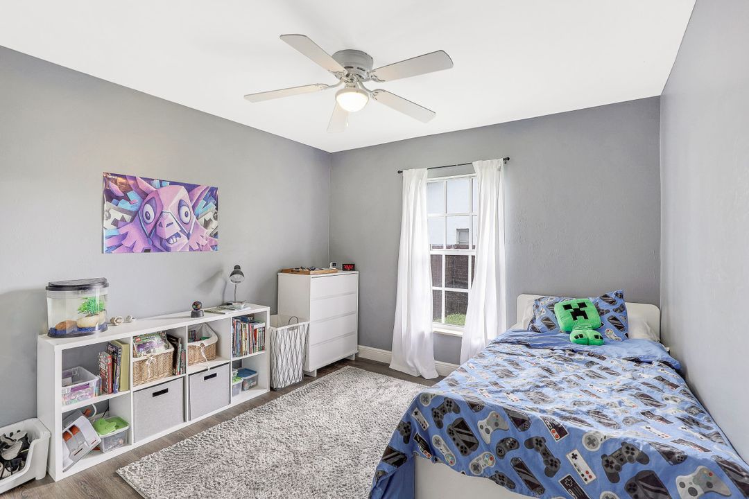 206 Kirtland Dr, Naples, FL 34110