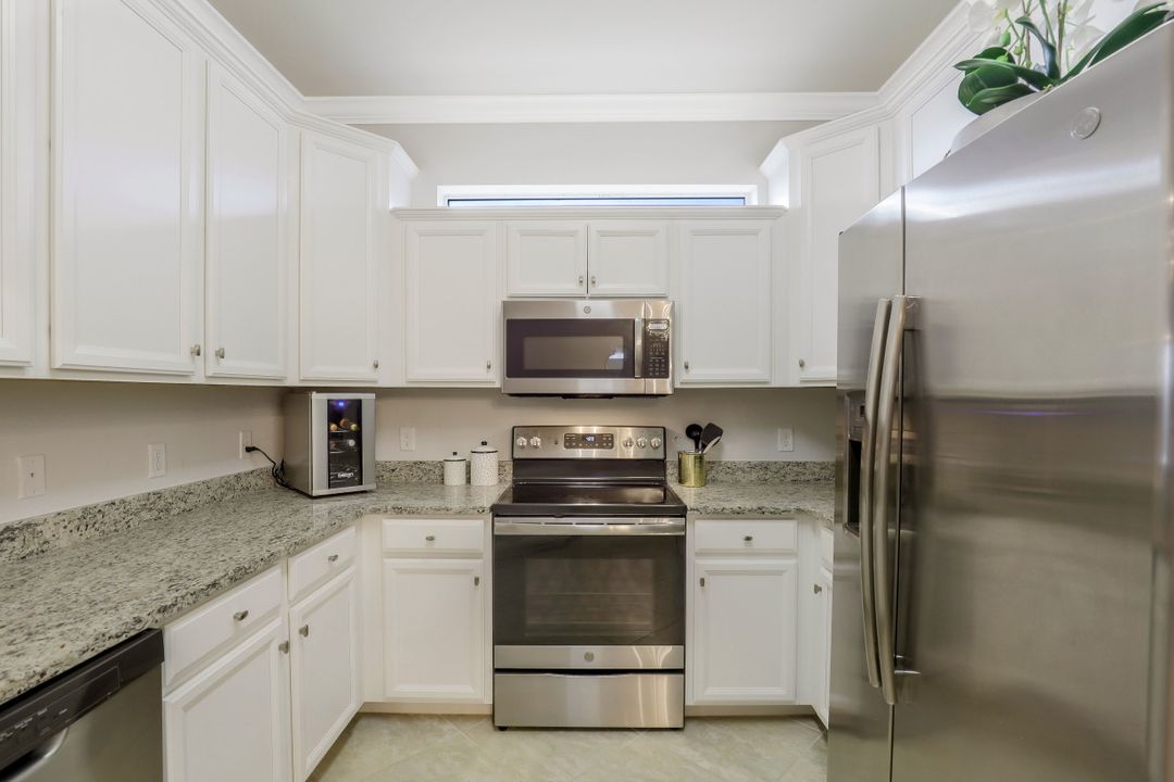 2026 Tamarron Ln, Naples, FL 34120