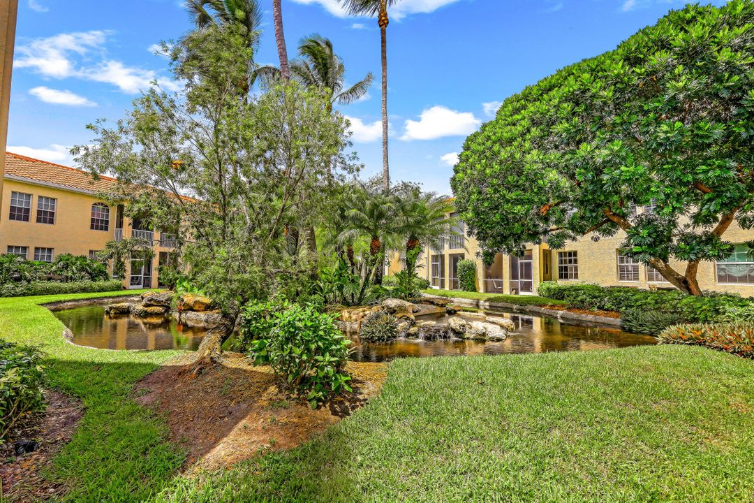 700 Lambiance Cir Apt 101, Naples, FL 34108