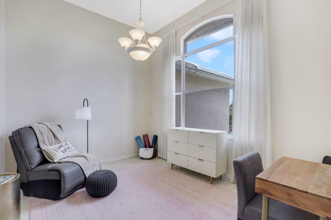 578 N Barfield Dr, Marco Island, FL 34145