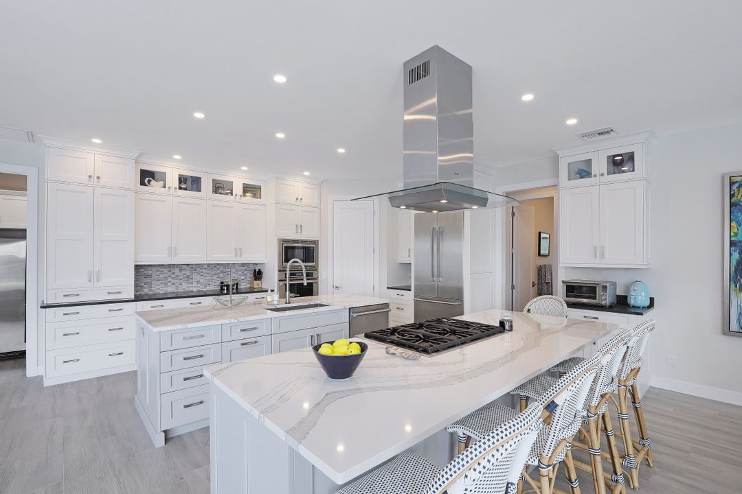 470 Maunder Ct, Marco Island, FL 34145