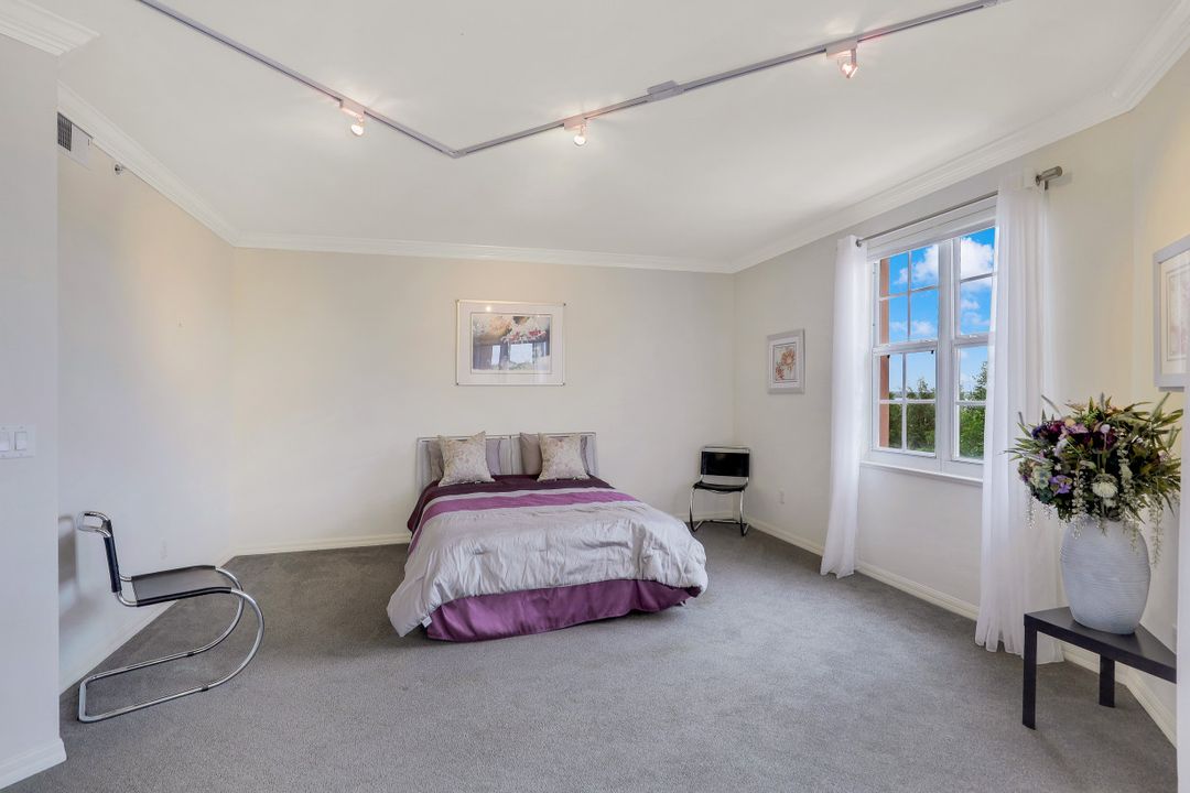 269 Vintage Bay Dr #212, Marco Island, FL 34145